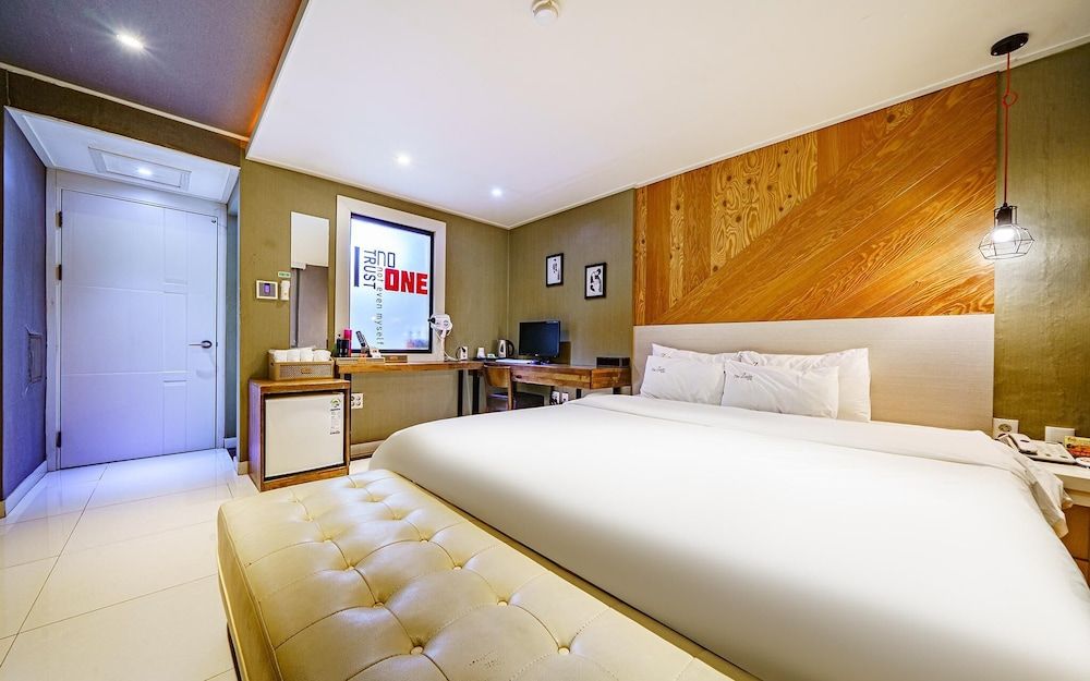 undefined Busan Guseodong Zenith 3