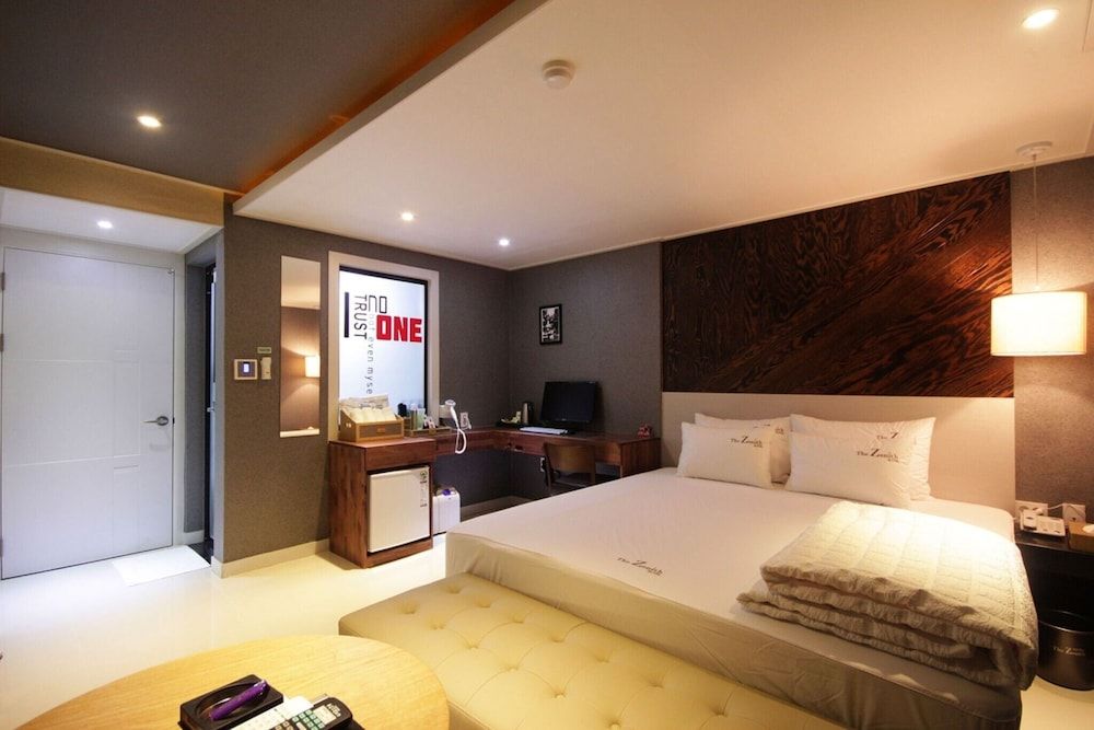 undefined Busan Guseodong Zenith 8