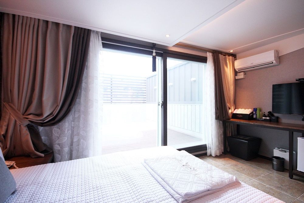Busan Yeonsandong Hue Room (VIP) 13