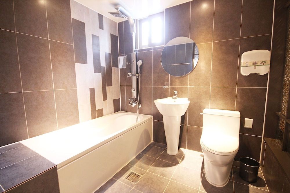 Busan Yeonsandong Hue Room (VIP) 18