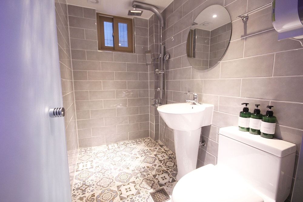 Busan Yeonsandong Hue Room (Standard Room) 4