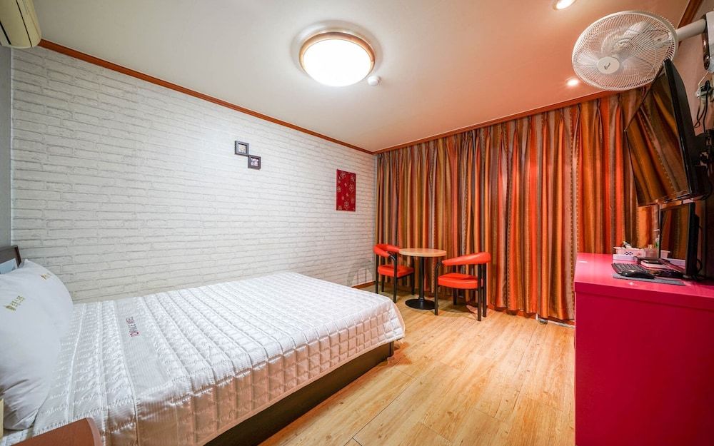 undefined Busan Jaesong-dong Romance 9