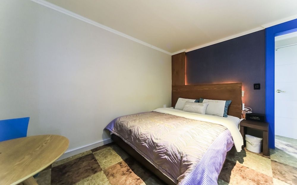 undefined Busan Gupo Cats 5