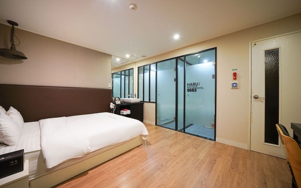 Busan Dongrae Day Room (Deluxe Gold (Netflix available)) 9