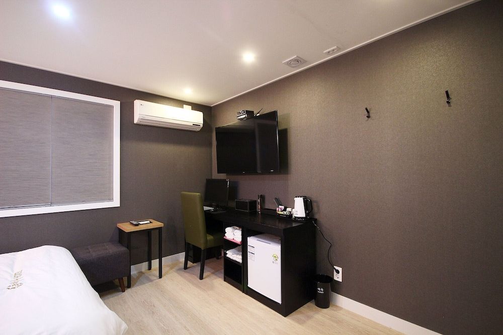 Busan Dongrae Day Room (Deluxe Gold (Netflix available)) 17