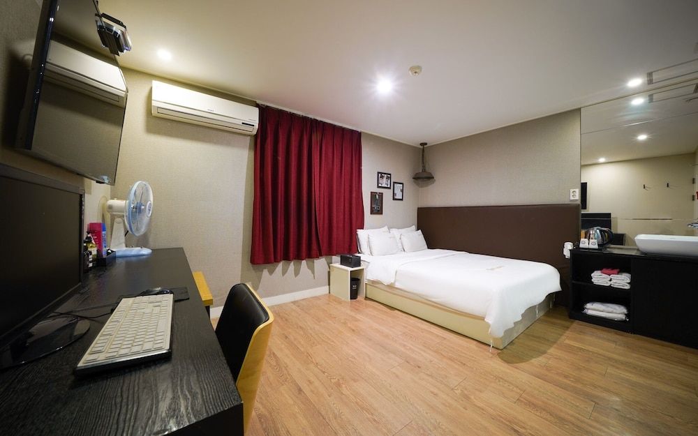 Busan Dongrae Day Room (Deluxe Gold (Netflix available)) 8