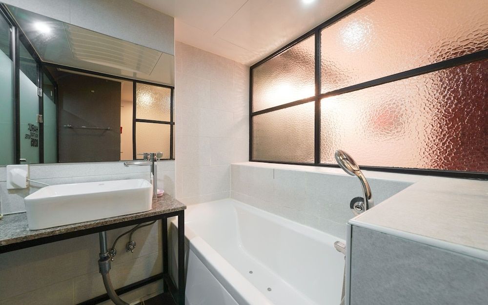 Busan Dongrae Day Room (Deluxe Gold (Netflix available)) 5