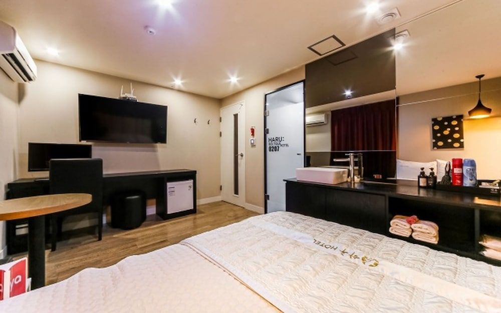 Busan Dongrae Day Room (Deluxe (Netflix Available)) 13