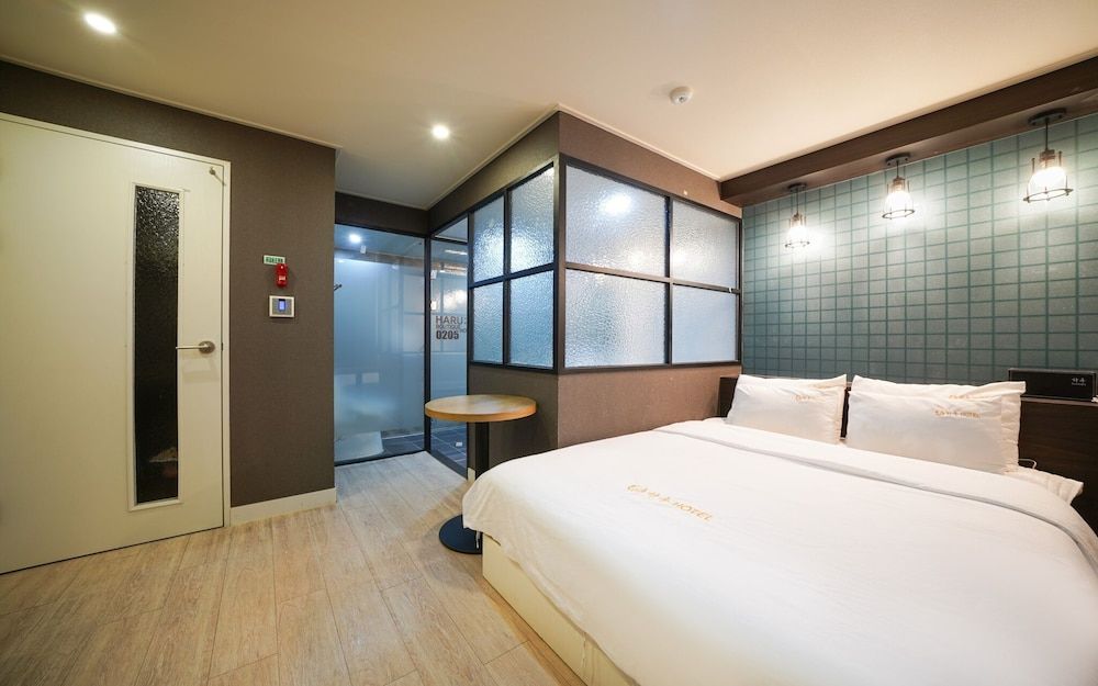 Busan Dongrae Day Room (Deluxe Gold (Netflix available))