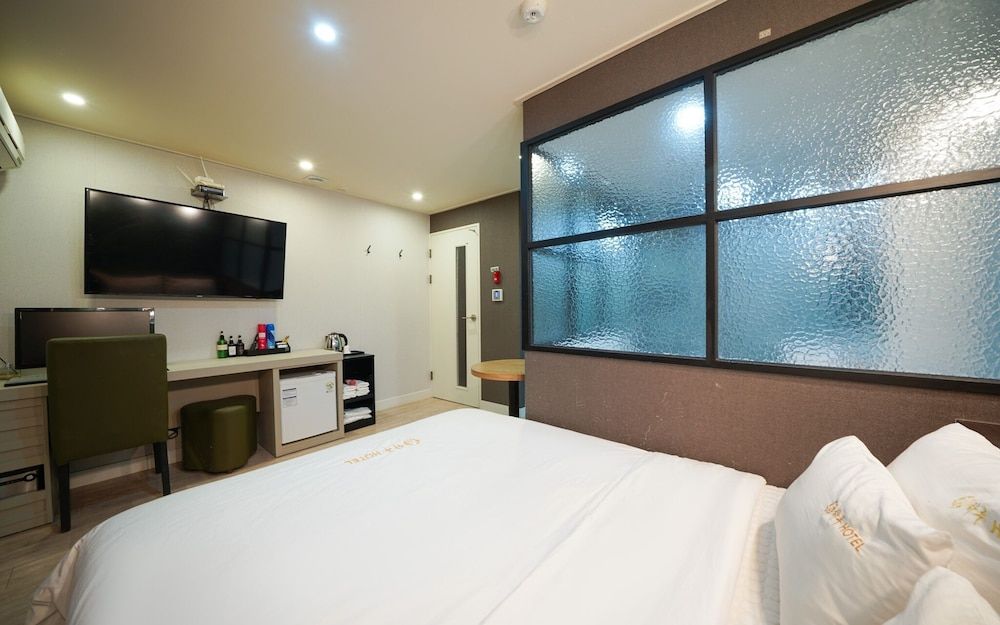 Busan Dongrae Day Room (Deluxe Gold (Netflix available)) 3