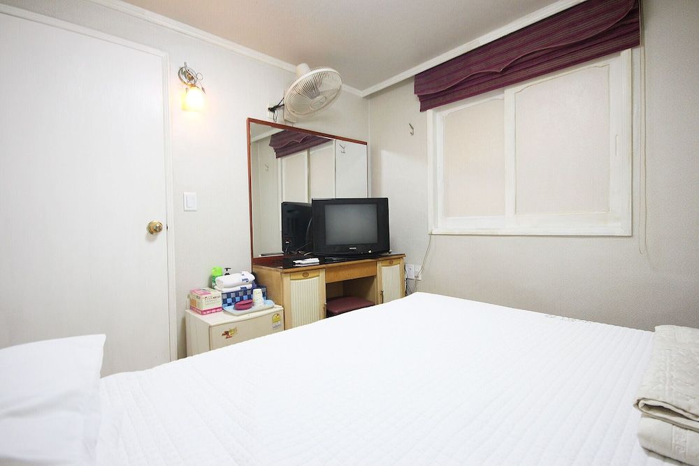 undefined Busan Gwangalli J 7