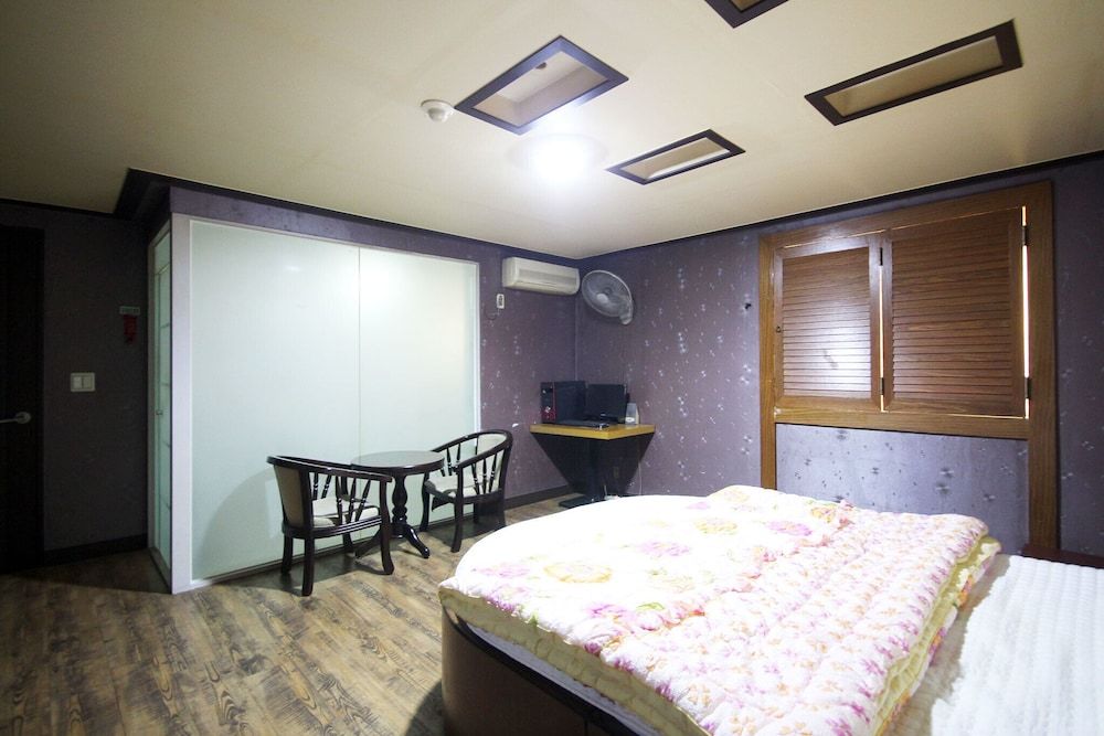 undefined Busan Gupo Naias 7