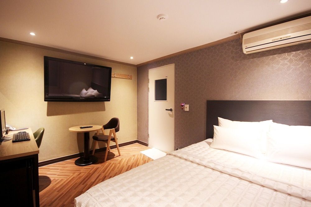 undefined Busan Nampodong Hotel Mini 3