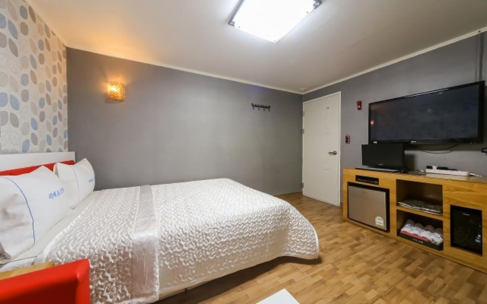 undefined Busan Daeyeon-dong Ribe 5