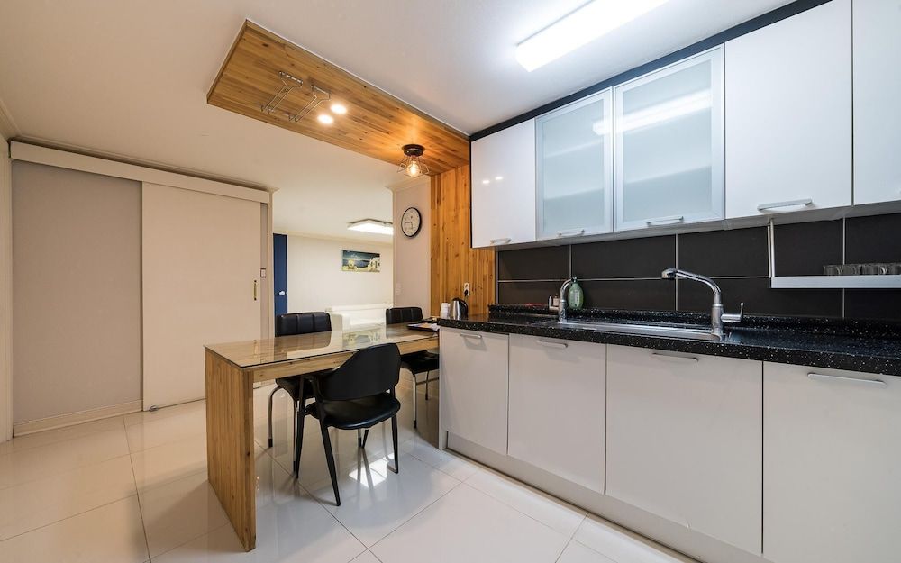 Busan Daeyeondong Welkin Room (Premier Triple (Free Netflix viewing ) 18