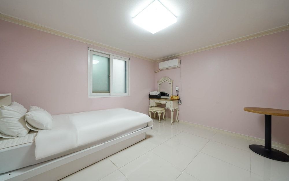 Busan Daeyeondong Welkin Room (Premier Triple (Free Netflix viewing ) 11