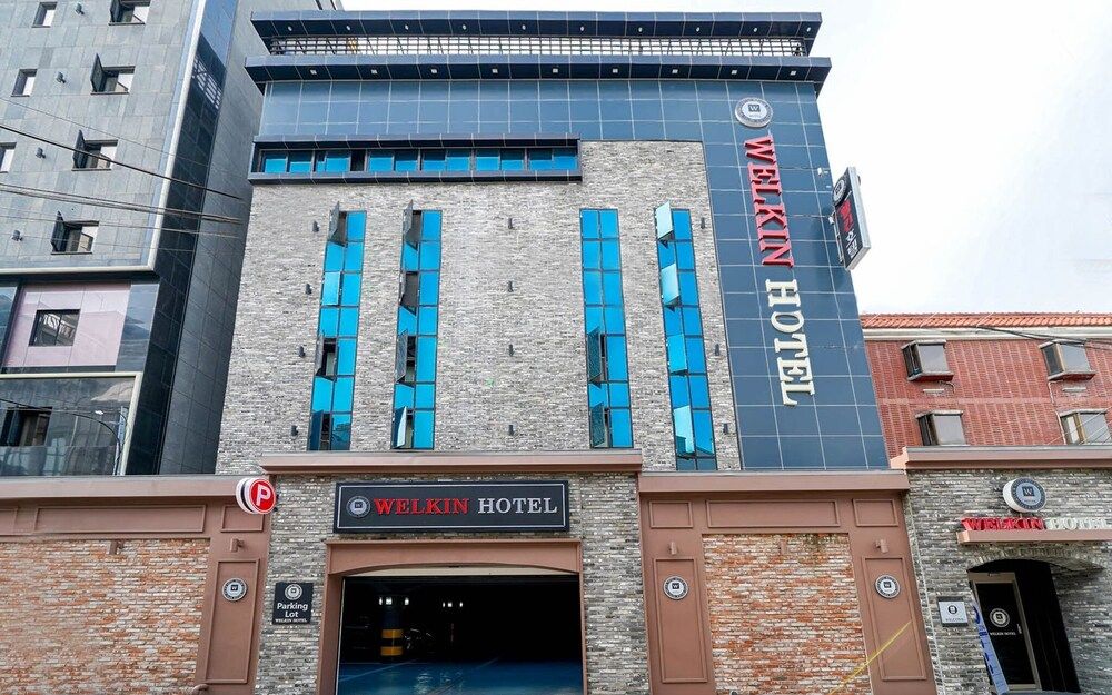 undefined Busan Daeyeondong Welkin