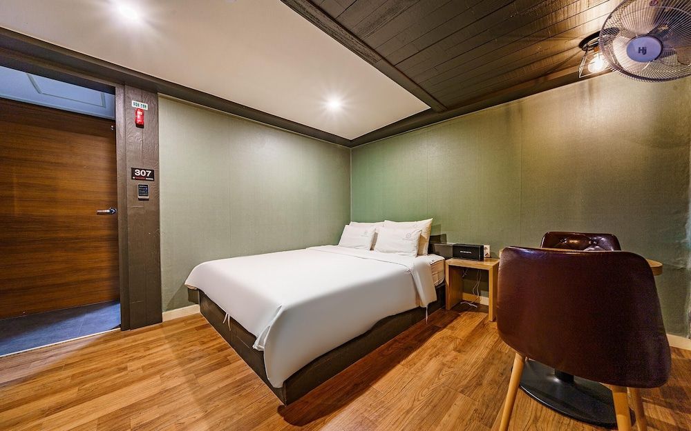 undefined Busan Daeyeondong Welkin 8