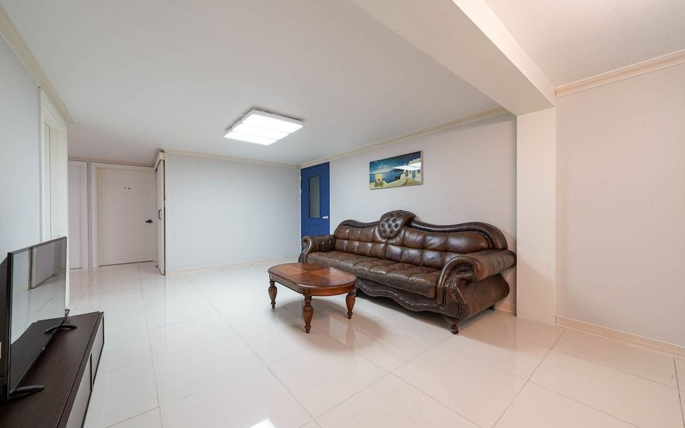 Busan Daeyeondong Welkin Room (Premier Triple (Free Netflix viewing ) 3