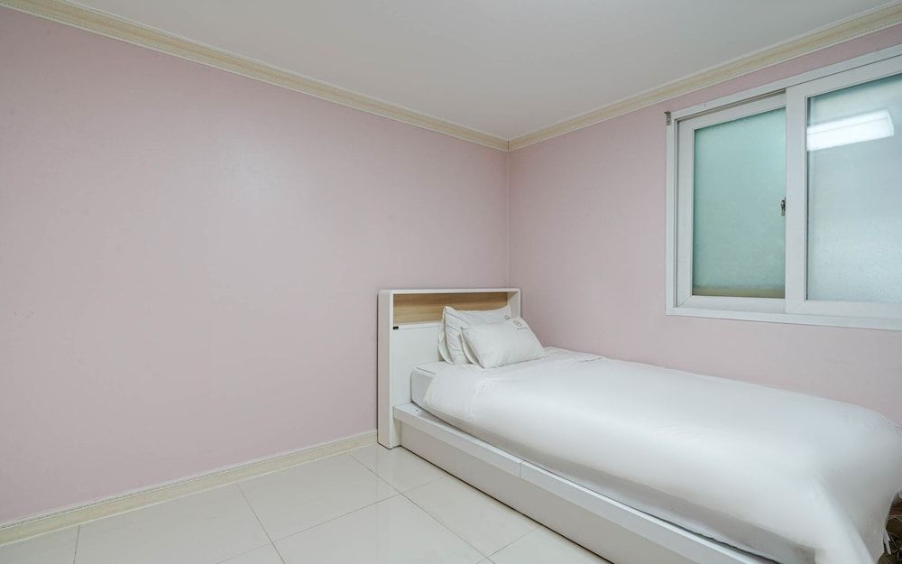 Busan Daeyeondong Welkin Room (Premier Triple (Free Netflix viewing ) 10