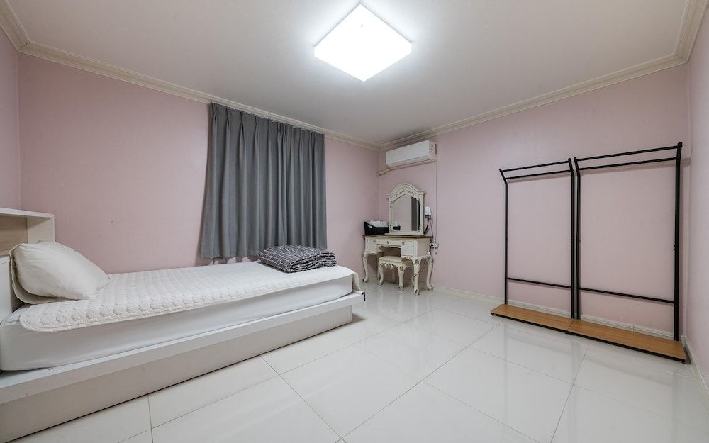 Busan Daeyeondong Welkin Room (Premier Triple (Free Netflix viewing ) 25