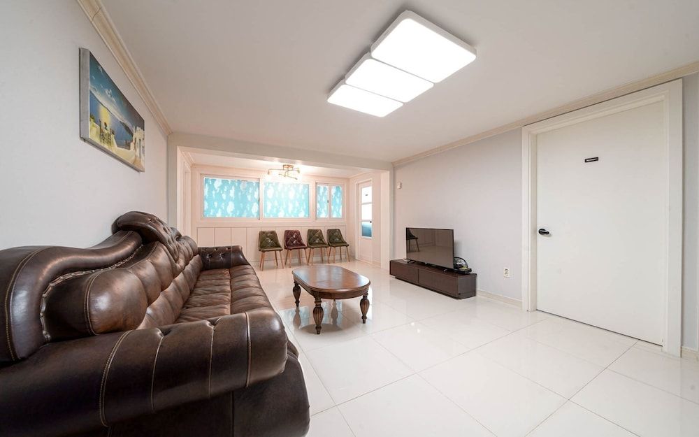 Busan Daeyeondong Welkin Room (Premier Triple (Free Netflix viewing ) 28