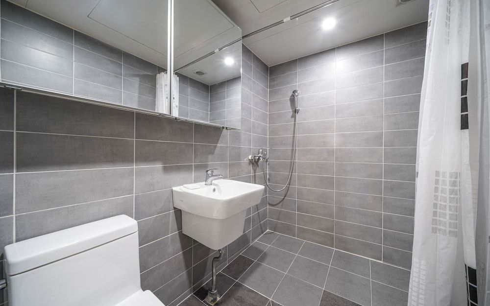 Busan Daeyeondong Welkin Room (Premier Triple (Free Netflix viewing ) 13