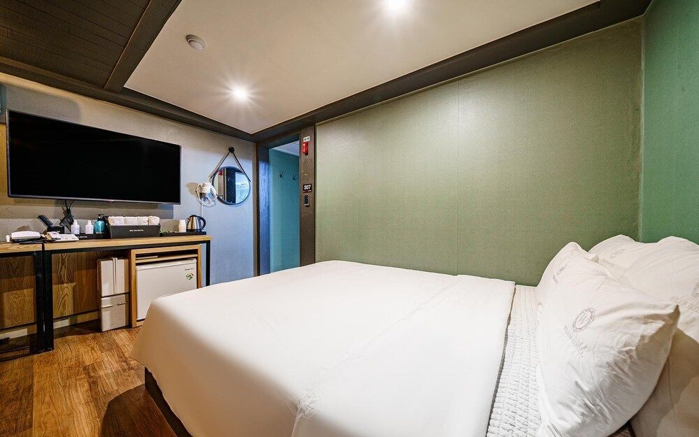 undefined Busan Daeyeondong Welkin 9