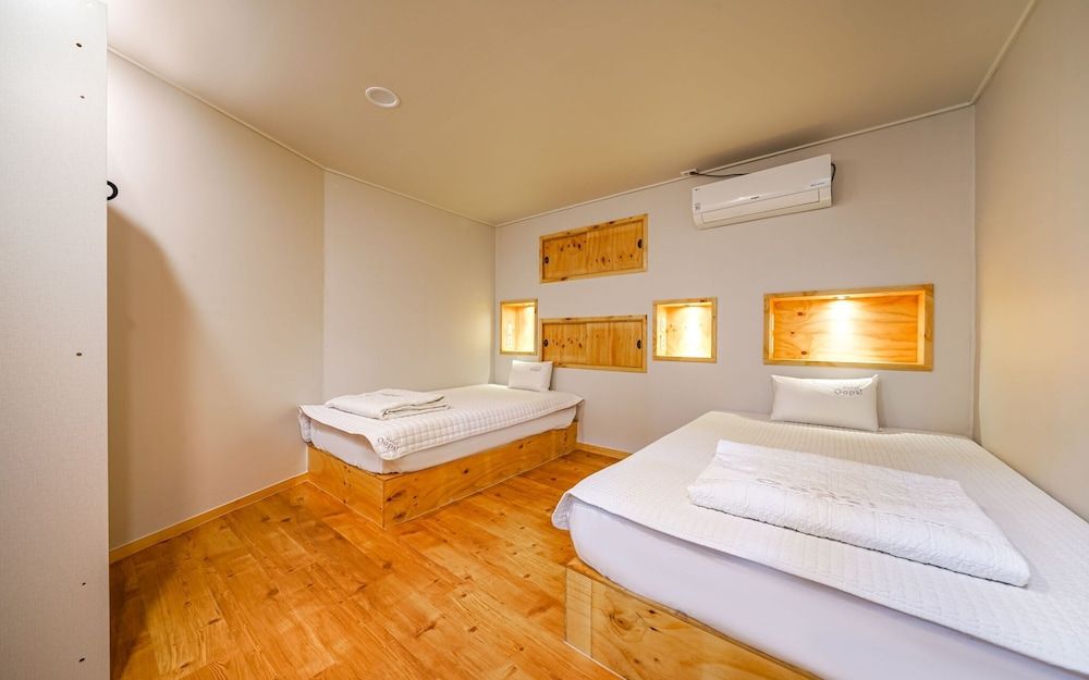 Busan Suyeong Oops Hotel Room (Family Room (Non-smoking OTT)) 7