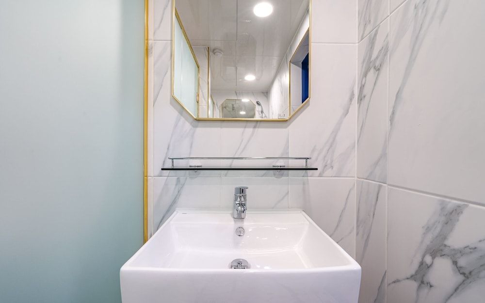 Busan Suyeong Oops Hotel Room (Family Room (Non-smoking OTT)) 9