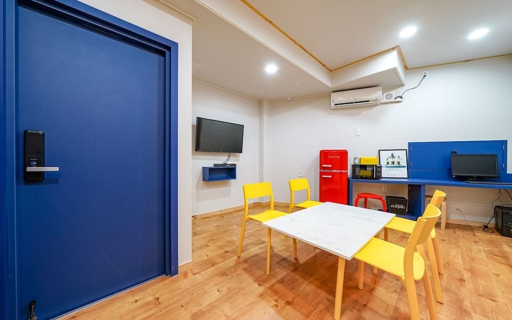 Busan Suyeong Oops Hotel Room (Family Room (Non-smoking OTT))