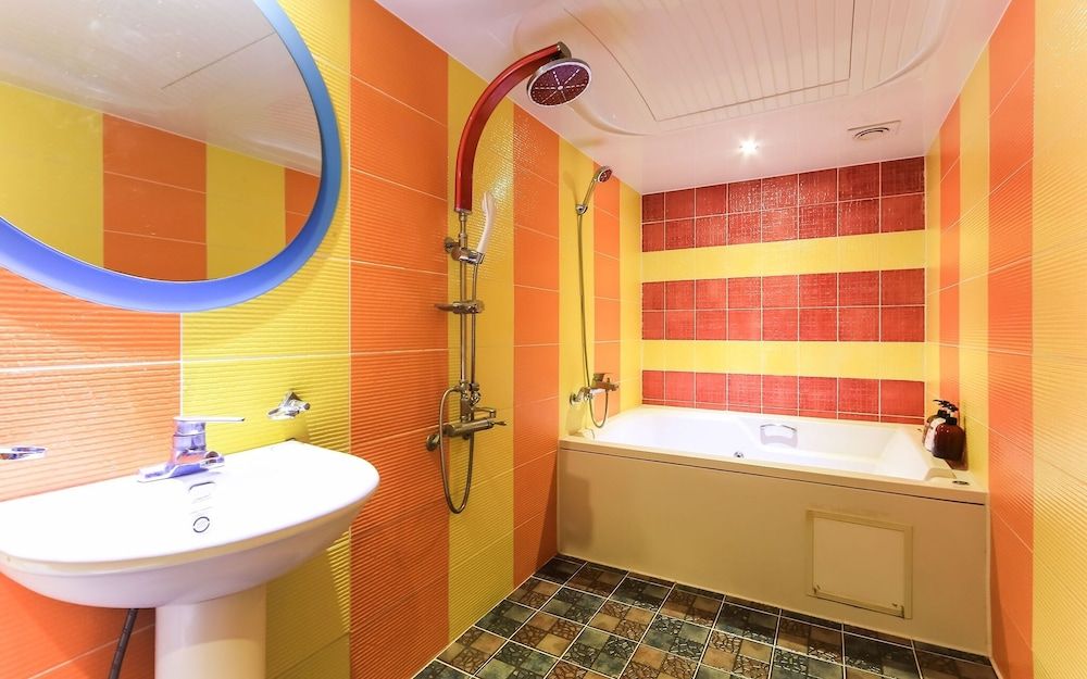 Busan Dongnae 369 Room (Special Room C (Netflix Available)) 4