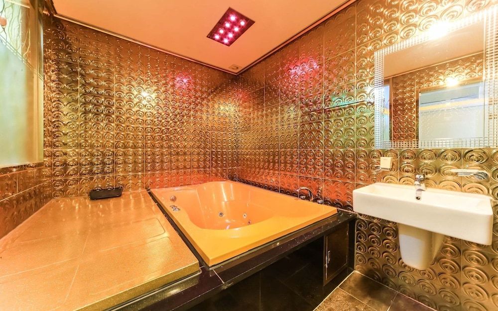 Busan Dongnae G and G Room (SKY VIP (available to watch Netflix)) 10