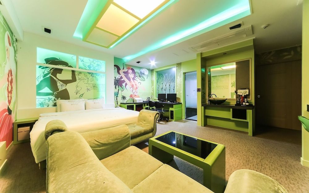 Busan Dongnae G and G Room (VIP (Netflix Available)) 2