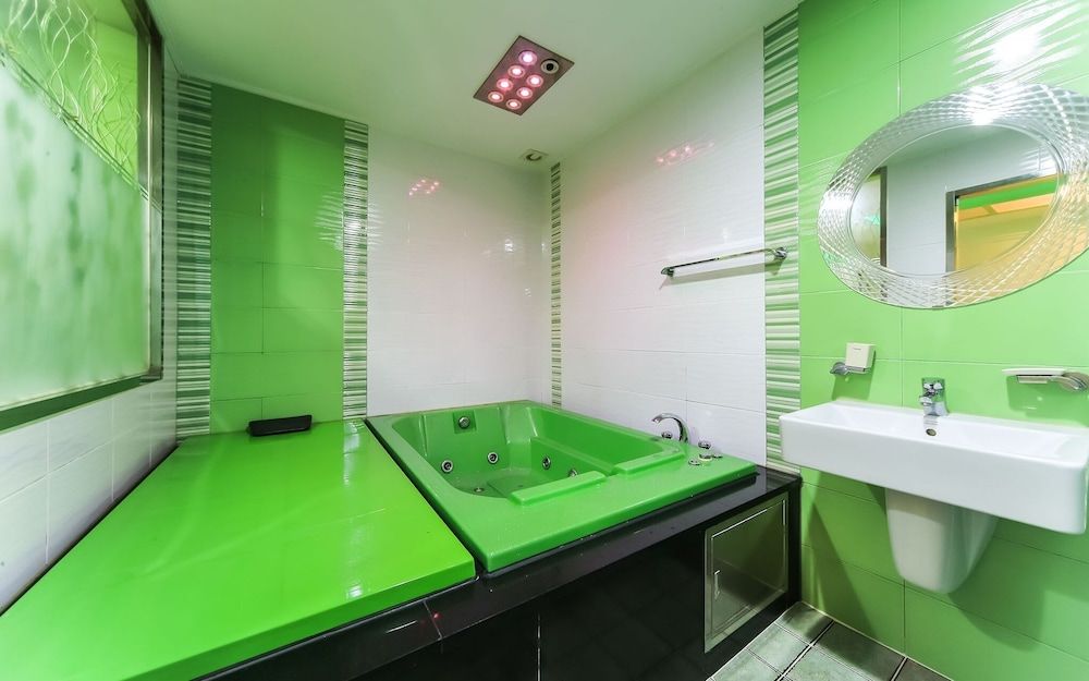 Busan Dongnae G and G Room (VIP (Netflix Available)) 9