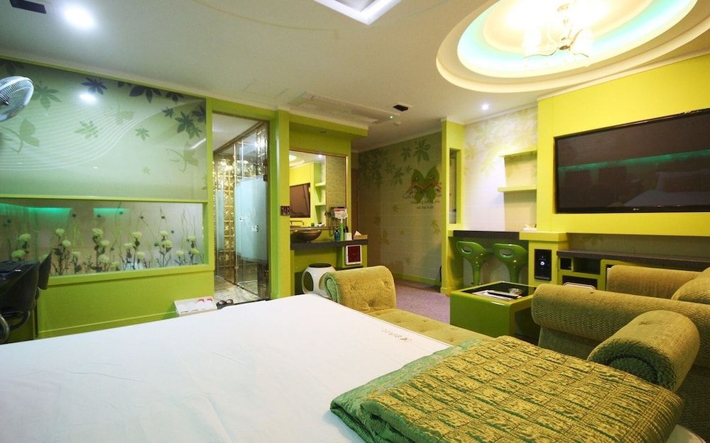 Busan Dongnae G and G Room (SKY VIP (available to watch Netflix)) 14