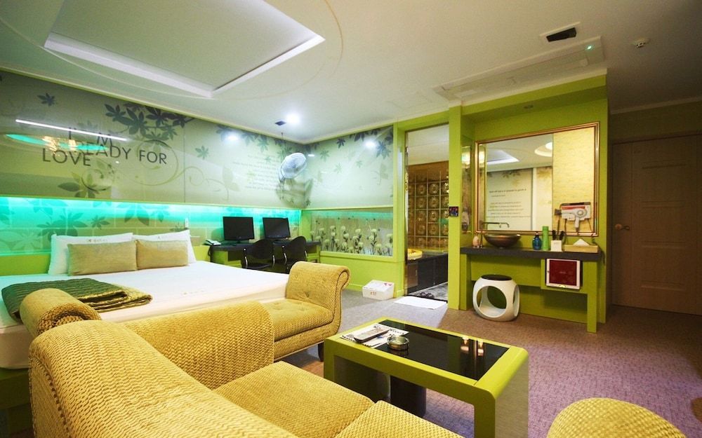 Busan Dongnae G and G Room (SKY VIP (available to watch Netflix)) 16