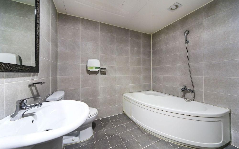 Busan Sajik Olive Room (Hansil) 6