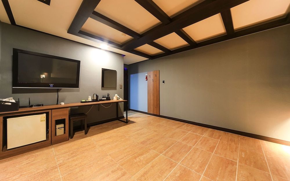 Busan Sajik Olive Room (Hansil) 2