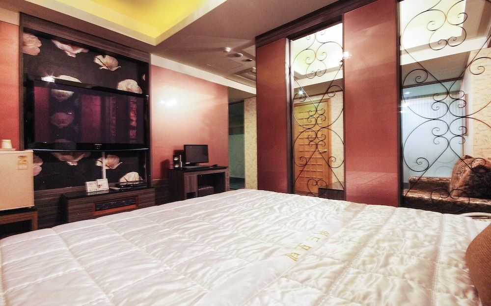 Busan Yeonsandong With Room (Suite room (VOD viewing available/lar) 3