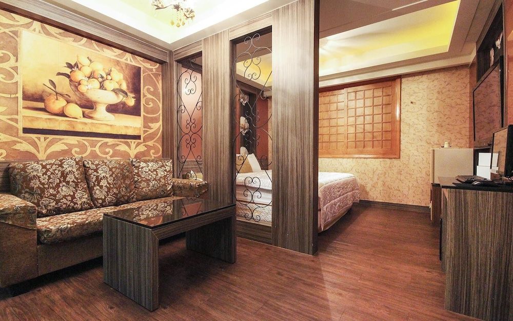 Busan Yeonsandong With Room (Suite room (VOD viewing available/lar) 4