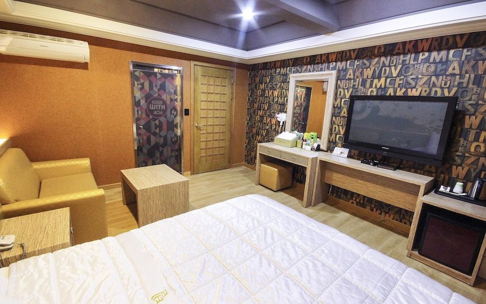Busan Yeonsandong With Room (Standard room (VOD viewing available/) 4