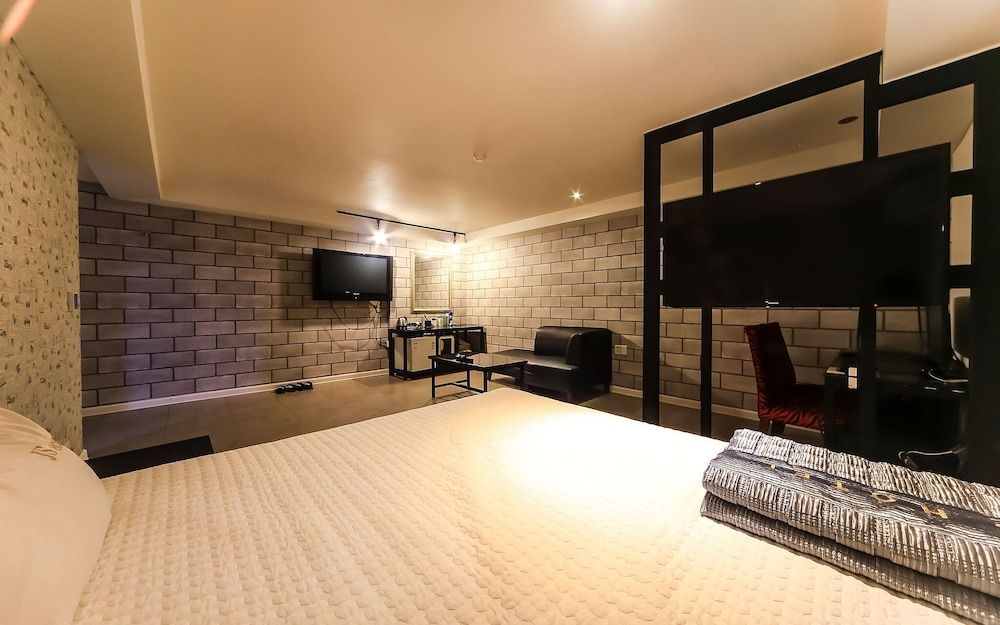 undefined Busan Oncheonjang JS 4