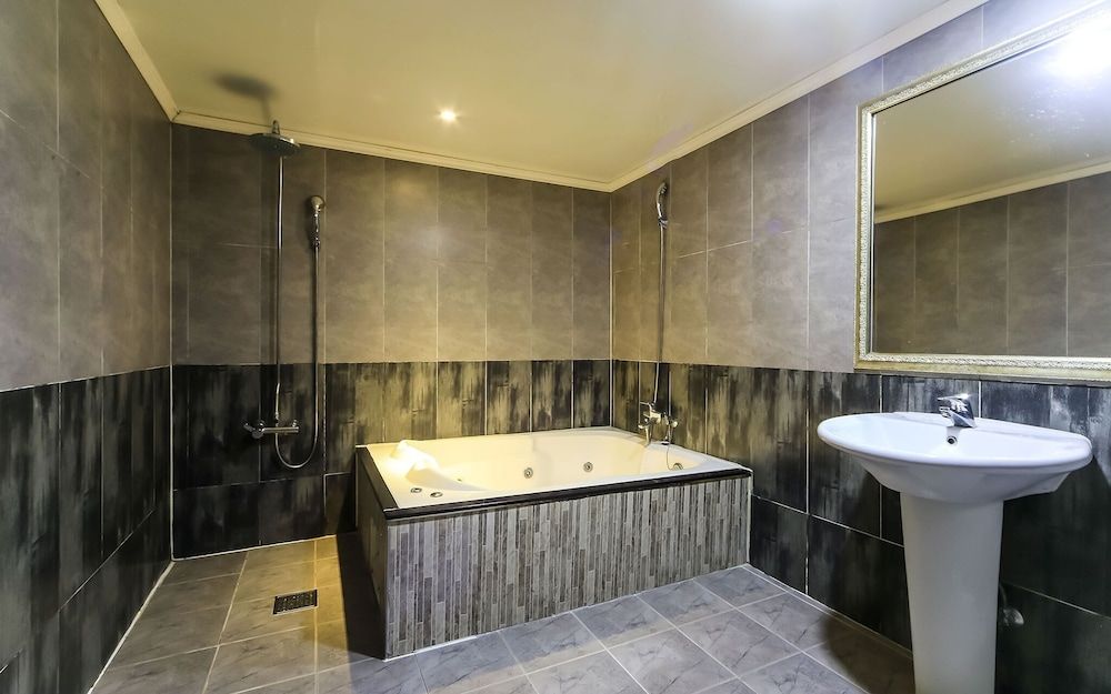 Busan Oncheonjang JS Room (Special Room) 13