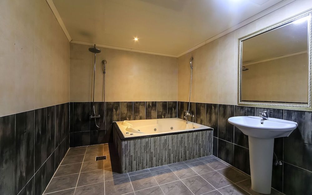 undefined Busan Oncheonjang JS 6