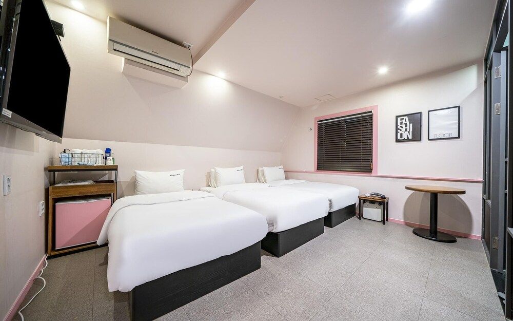 Busan Yeonsandong No25 Room (Business single triple + OTT (free pa)