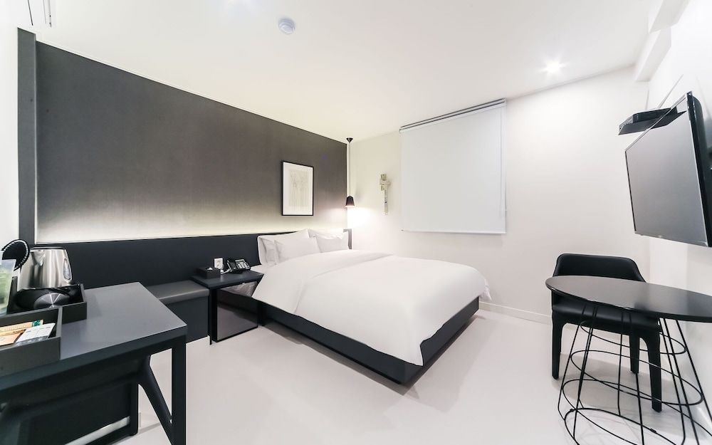 undefined Busan Haeundae Dongbaek Hotel 6