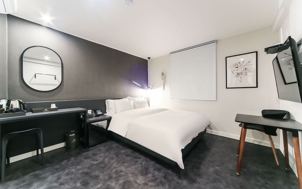 undefined Busan Haeundae Dongbaek Hotel 10