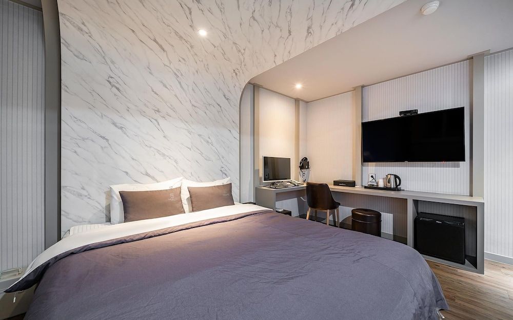 undefined Busan Mandeok The Gentle 5