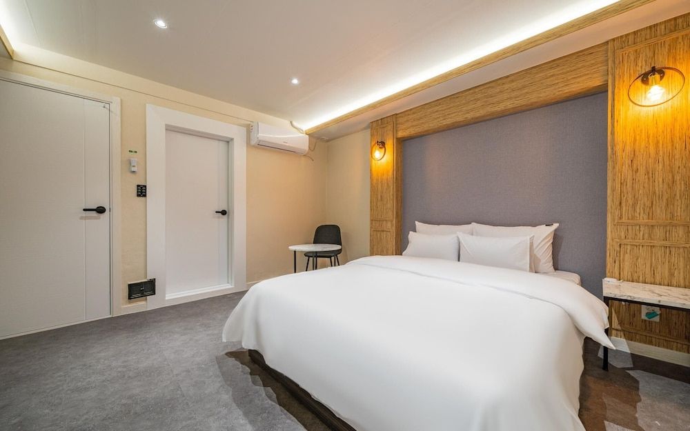 undefined Busan Mora Hotel 979 10